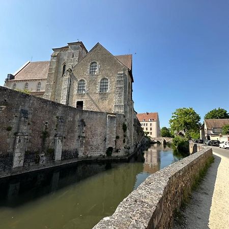 Appartement Bords De L'Eure Charmant Studio Chartres Dış mekan fotoğraf