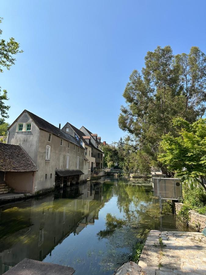 Appartement Bords De L'Eure Charmant Studio Chartres Dış mekan fotoğraf