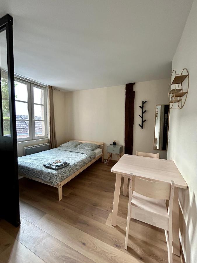 Appartement Bords De L'Eure Charmant Studio Chartres Dış mekan fotoğraf