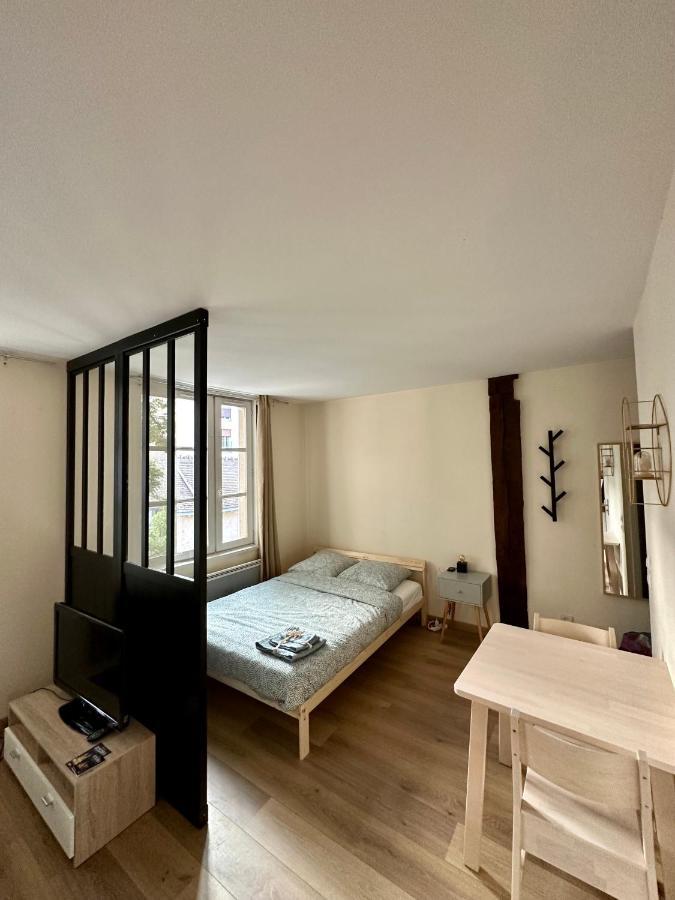 Appartement Bords De L'Eure Charmant Studio Chartres Dış mekan fotoğraf